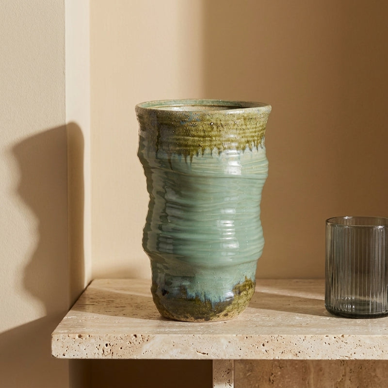 Wie wählt und arrangiert man eine Deko-Vase?
