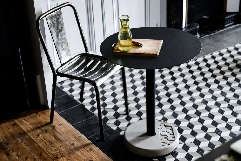 Table de bistro en béton Donut ronde en situation 8