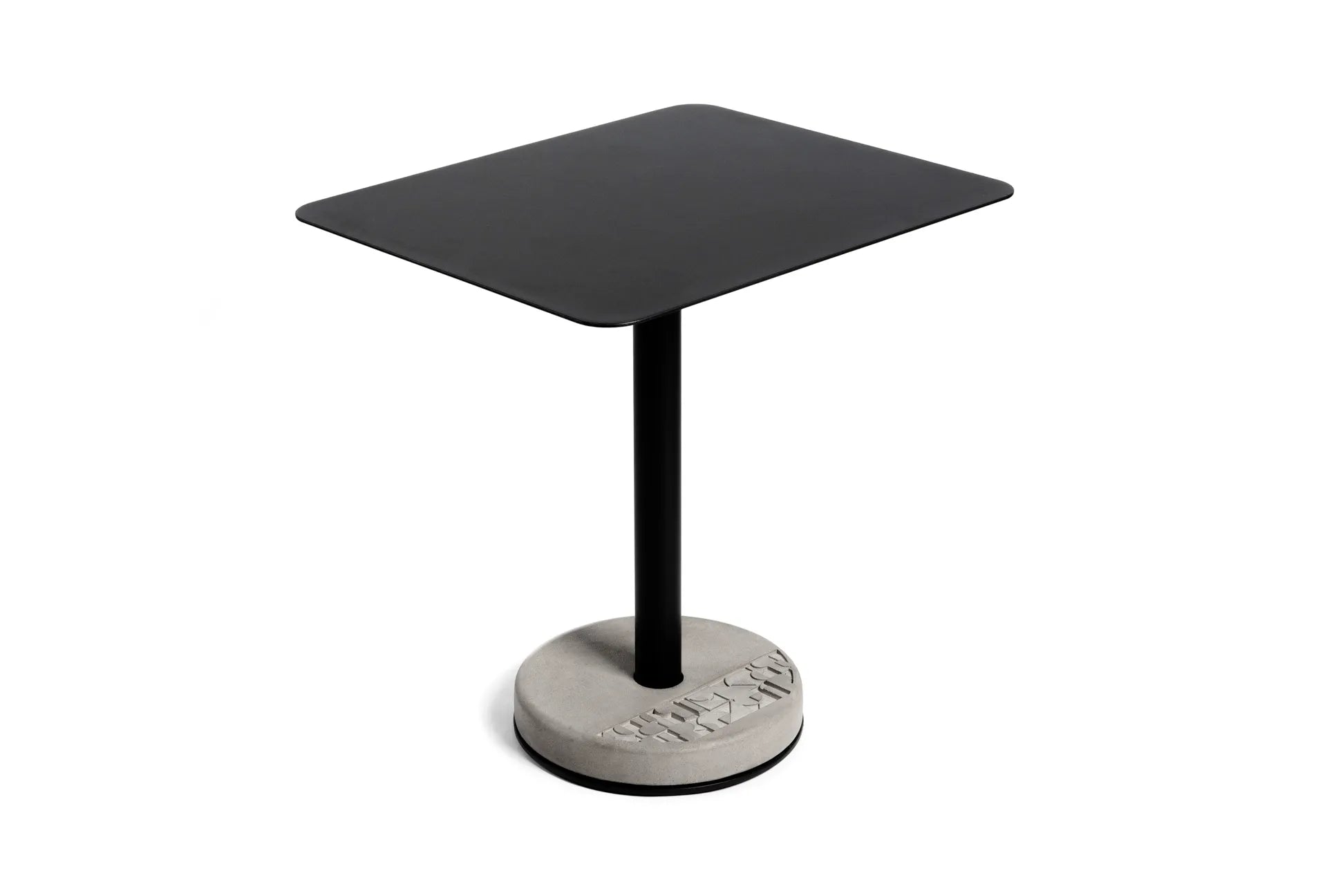 Table de bistro en béton Donut rectangulaire en situation 4