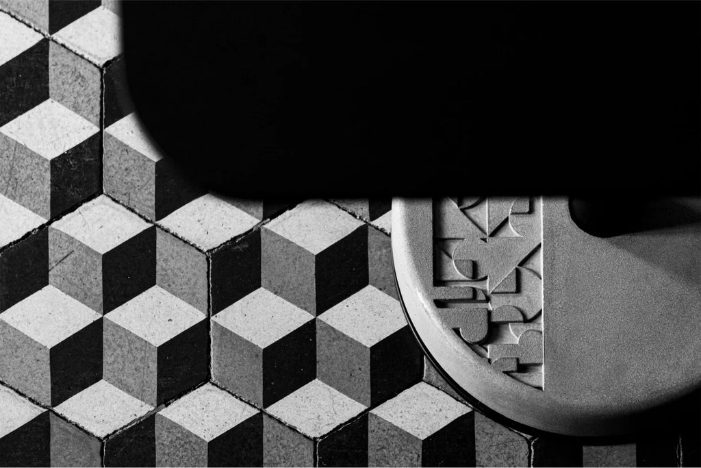 Table de bistro en béton Donut rectangulaire en situation 8