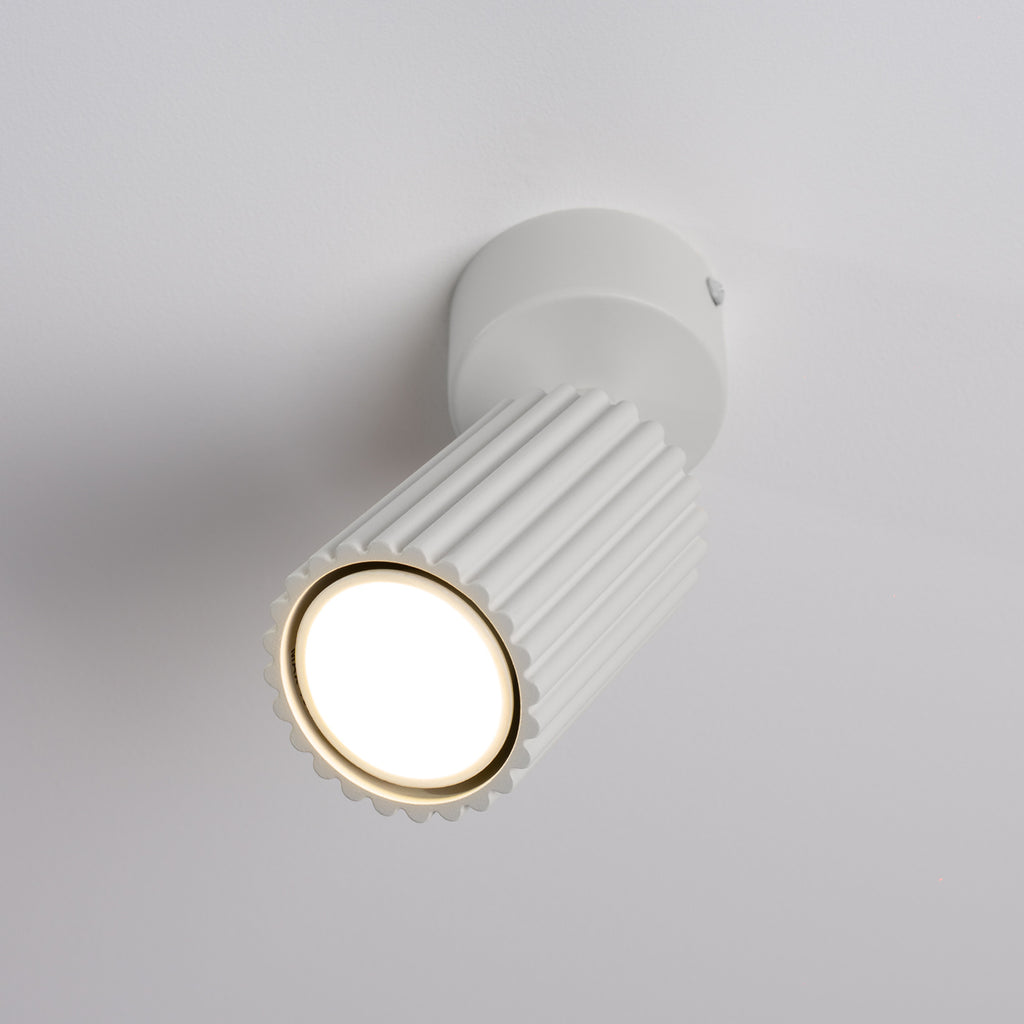 Plafonnier Karbon 1 aluminium blanc GU10 en situation