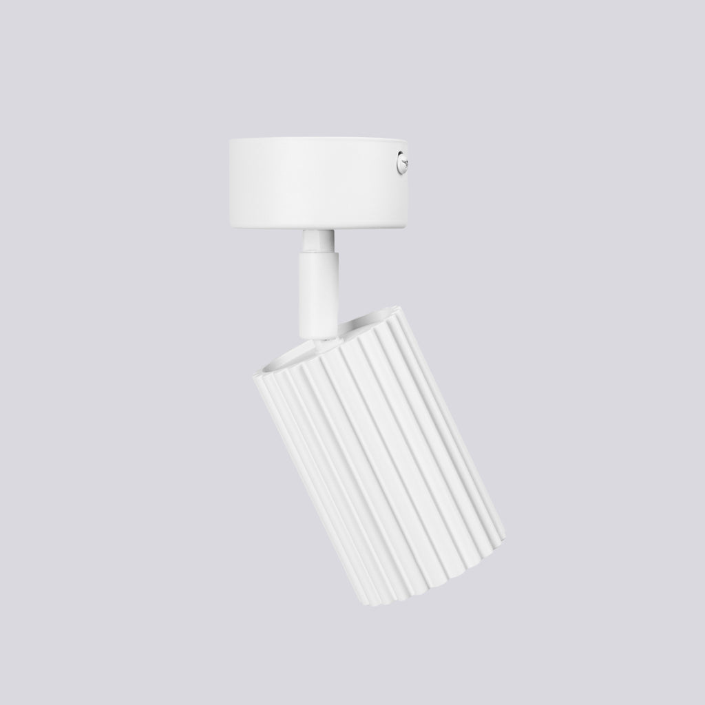 Plafonnier Karbon 1 aluminium blanc GU10 détail des cannelures