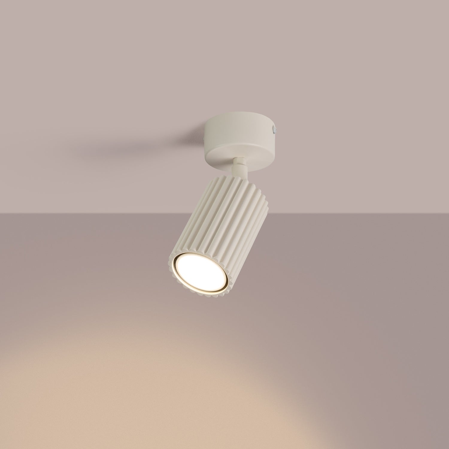 Plafonnier Karbon 1 aluminium beige GU10 vue de trois quarts