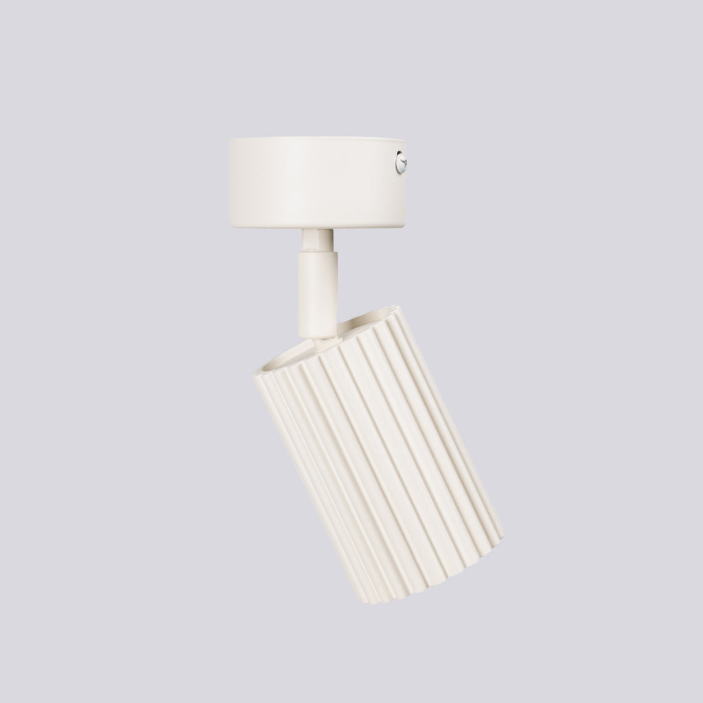 Plafonnier Karbon 1 aluminium beige GU10 détail des cannelures