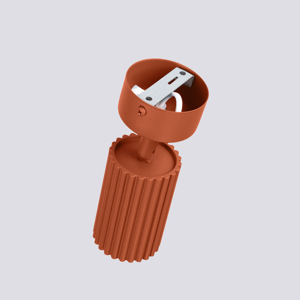 Plafonnier Karbon 1 aluminium rouge ocre GU10 vue rapprochée