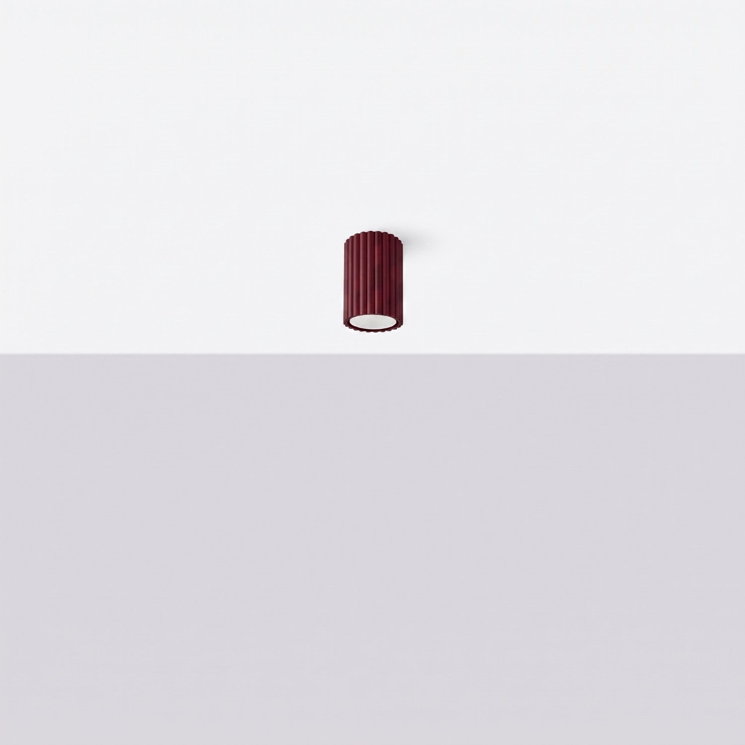 Plafonnier Karbon 10 aluminium bordeaux GU10 vue de profil