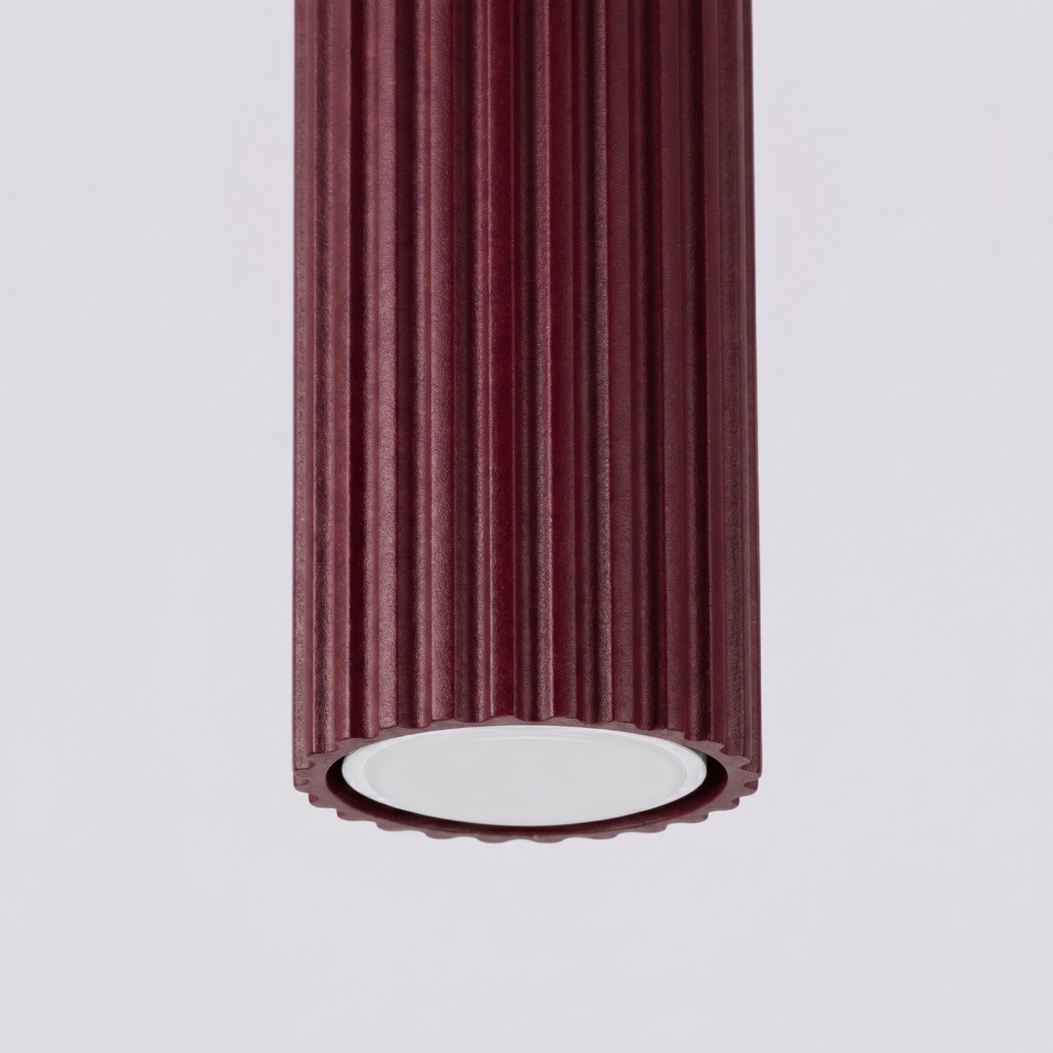 Plafonnier Karbon 10 aluminium bordeaux GU10 détail des cannelures