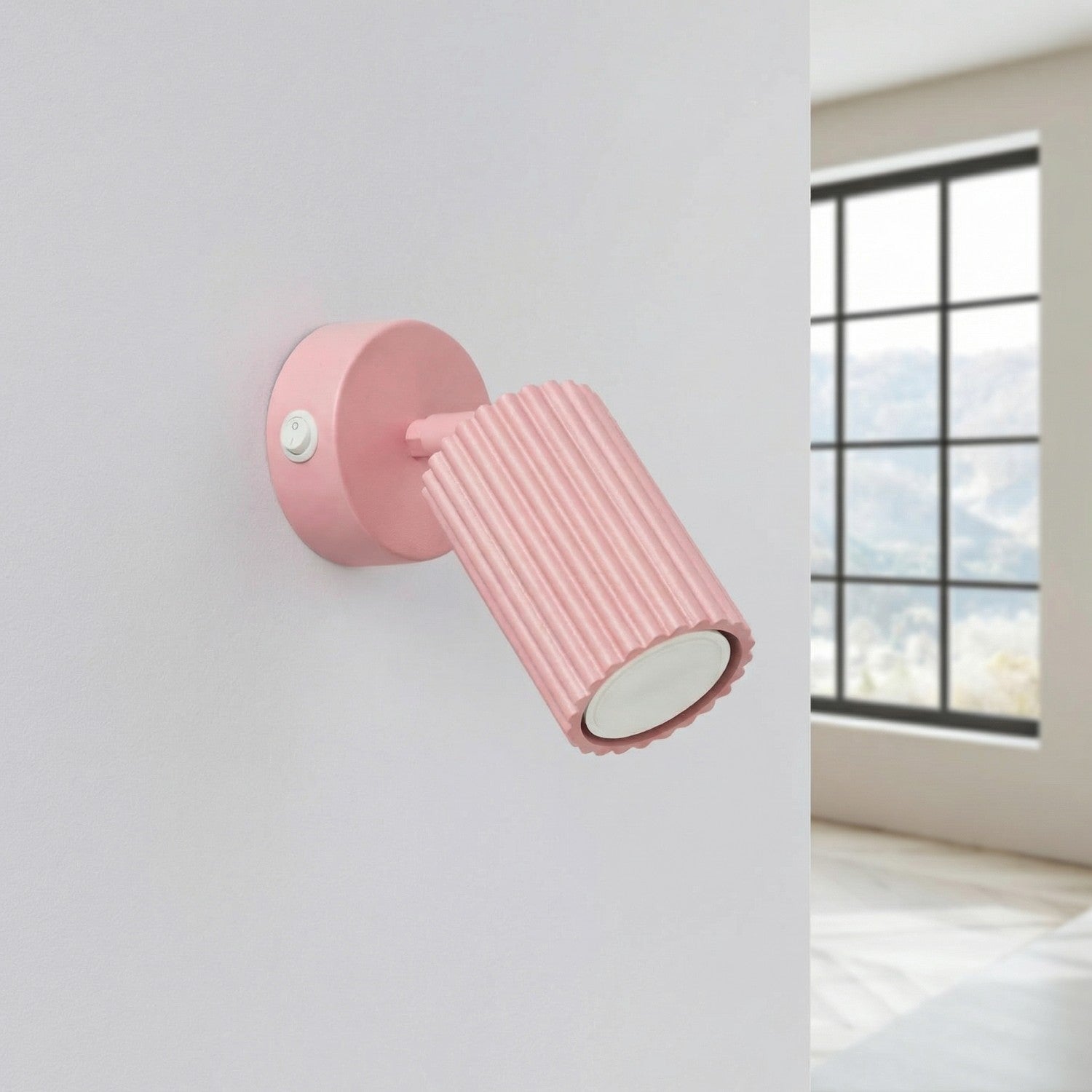 Applique murale Karbon à interrupteur aluminium rose GU10 vue de profil