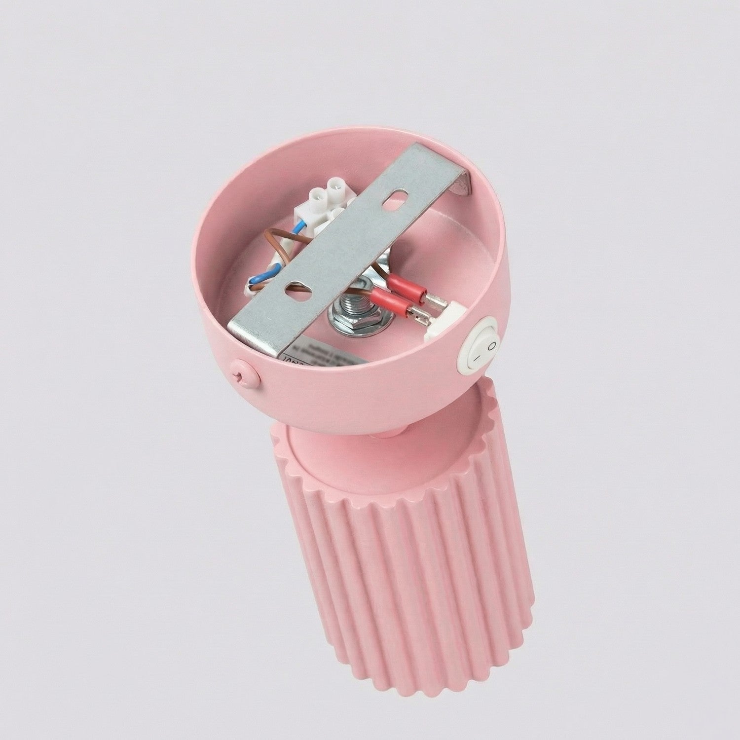 Applique murale Karbon à interrupteur aluminium rose GU10 en situation