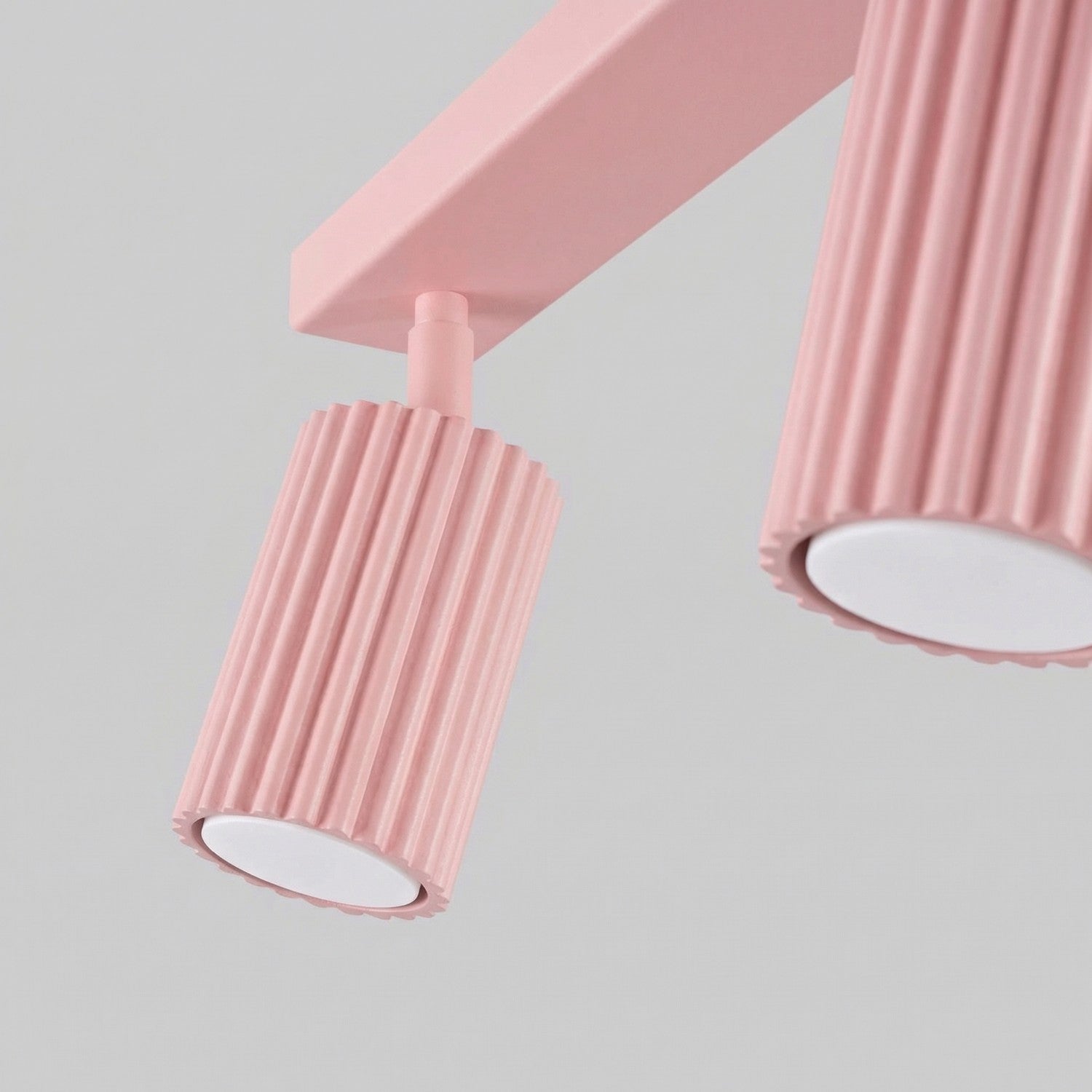 Plafonnier Karbon rampe 4 spots aluminium rose GU10 tête orientée