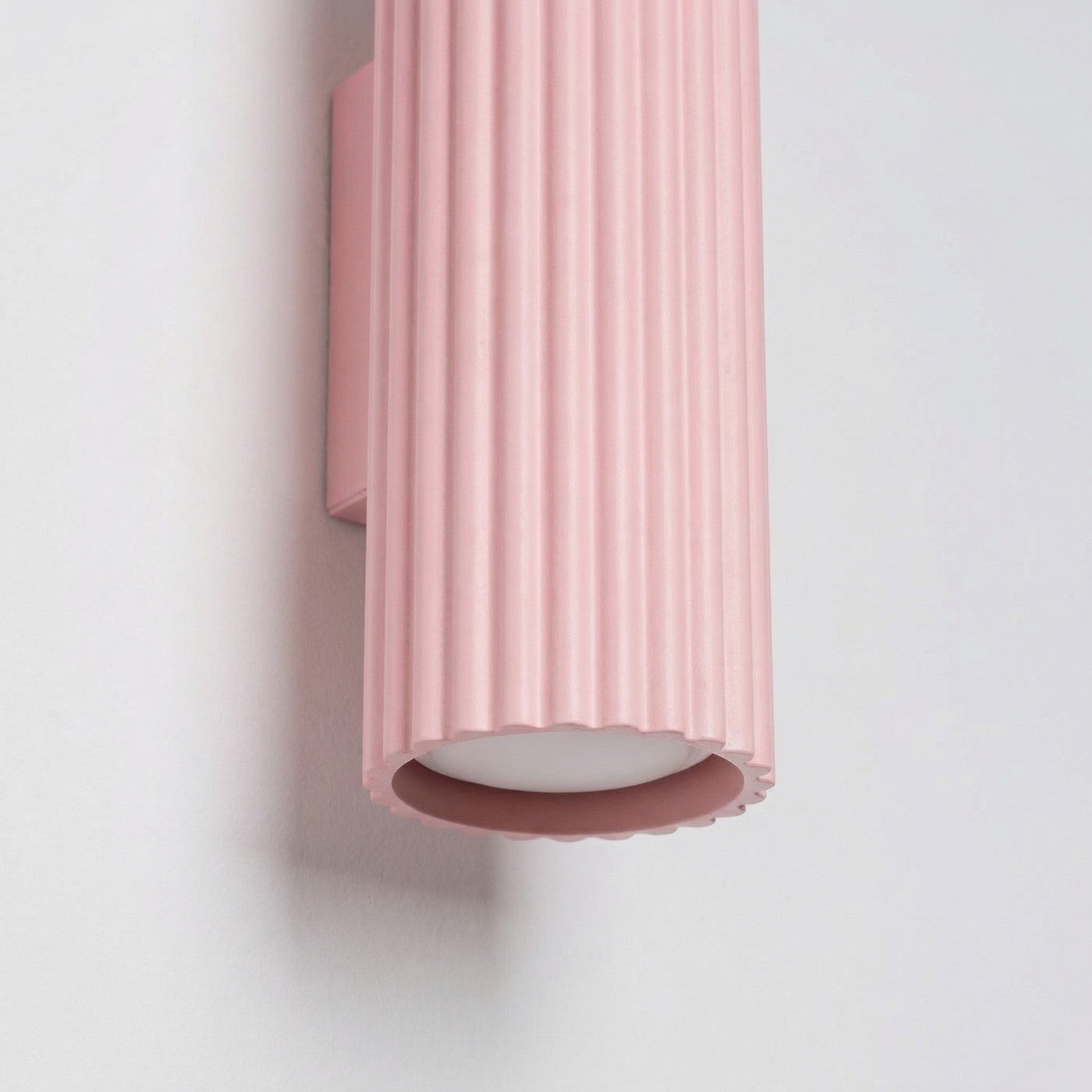Applique murale Karbon 20 haut et bas aluminium rose GU10 en situation