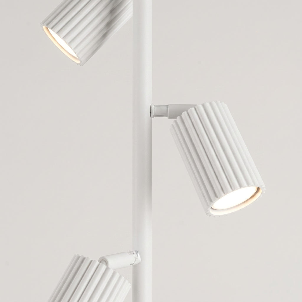 Lampadaire Karbon 3 spots aluminium blanc GU10 en situation