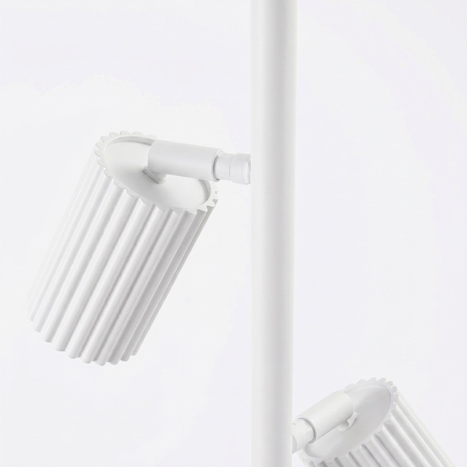 Lampadaire Karbon 3 spots aluminium blanc GU10 tête orientée
