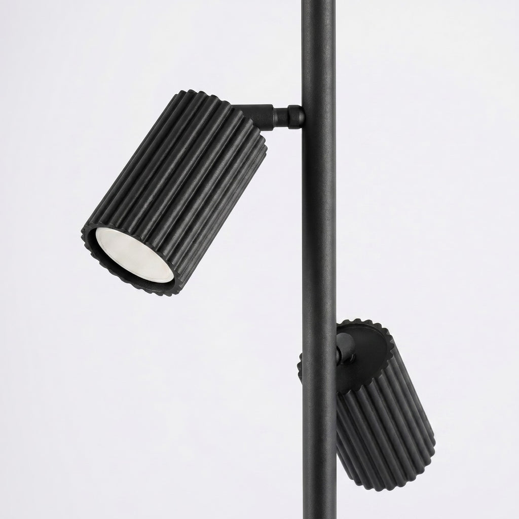 Lampadaire Karbon 3 spots aluminium noir GU10 détail des cannelures