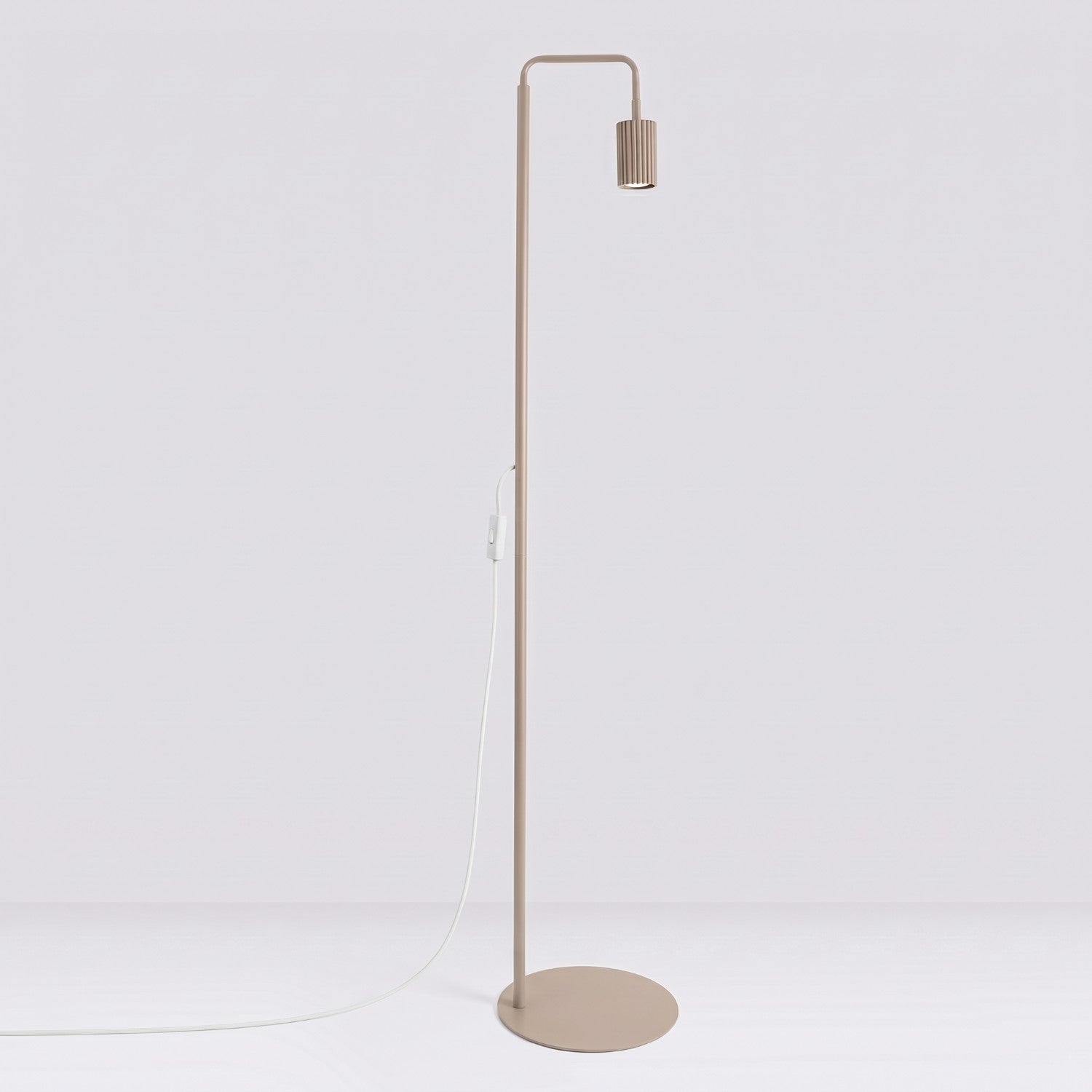 Lampadaire Karbon 1 aluminium taupe GU10 vue de profil