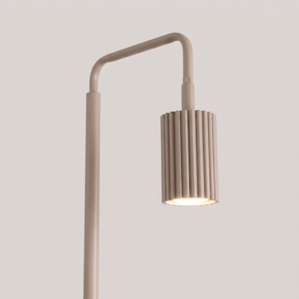 Lampadaire Karbon 1 aluminium taupe GU10 en situation
