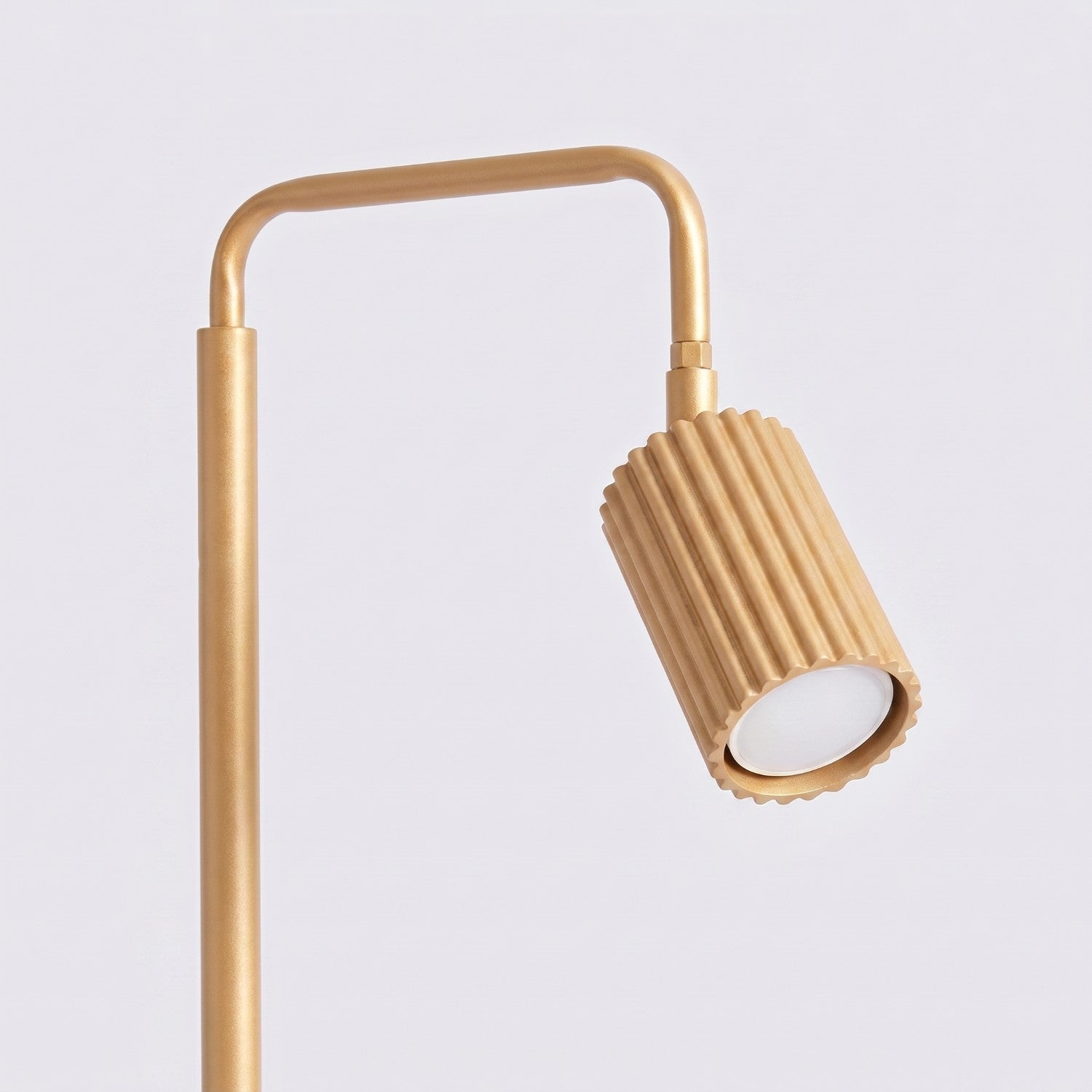 Lampadaire Karbon 1 aluminium doré GU10 détail des cannelures