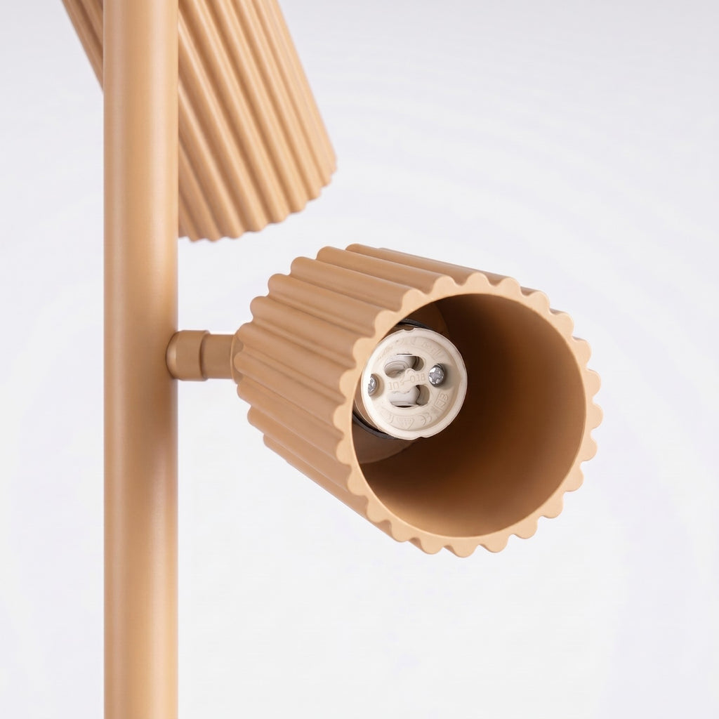 Lampadaire Karbon 3 spots aluminium doré GU10 vue rapprochée
