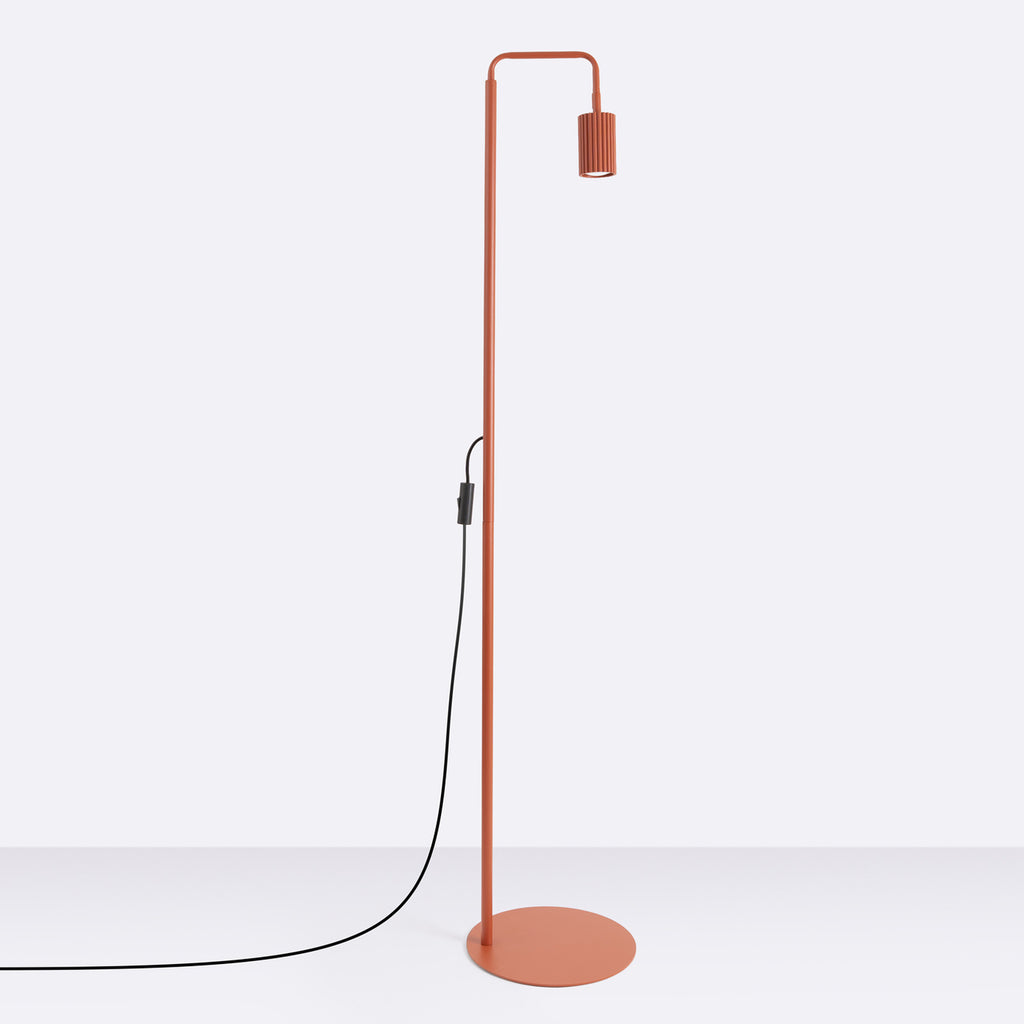 Lampadaire Karbon 1 aluminium rouge ocre GU10 vue de profil