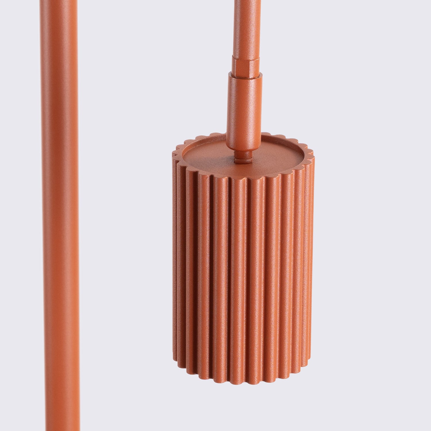 Lampadaire Karbon 1 aluminium rouge ocre GU10 tête orientée