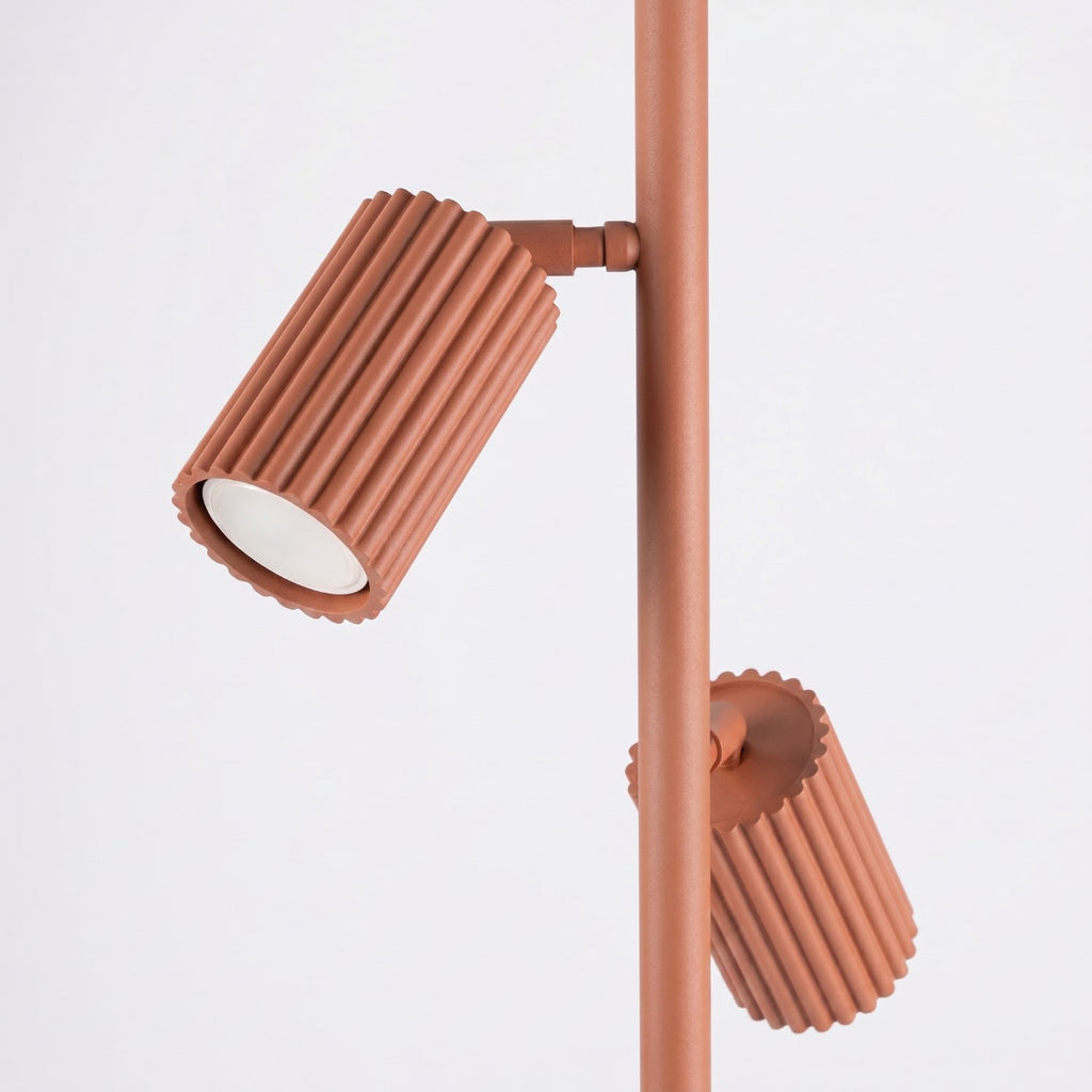 Lampadaire Karbon 3 spots aluminium rouge ocre GU10 détail des cannelures