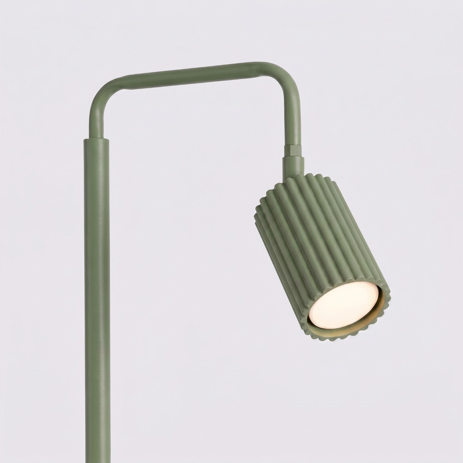 Lampadaire Karbon 1 aluminium vert olive GU10 détail des cannelures