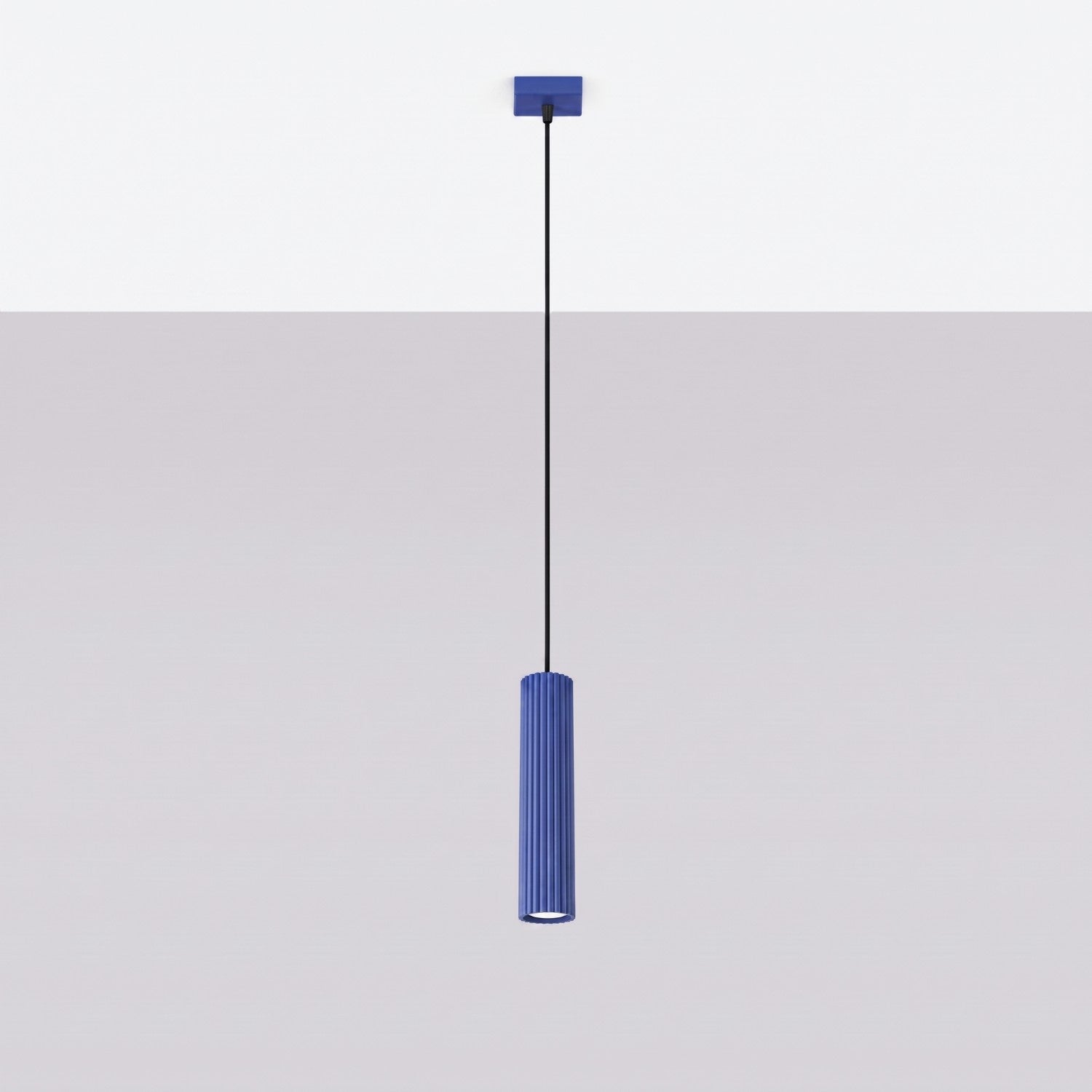 Suspension Karbon 1 lumière aluminium outremer GU10 vue de profil