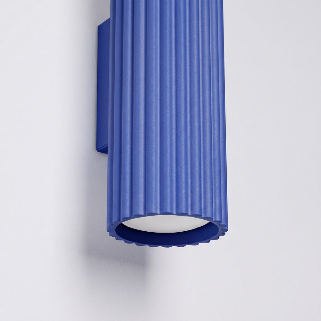 Applique murale Karbon 20 haut et bas aluminium outremer GU10 en situation