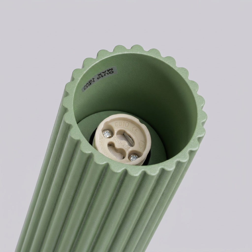 Plafonnier Karbon 10 aluminium vert sauge GU10 vue rapprochée