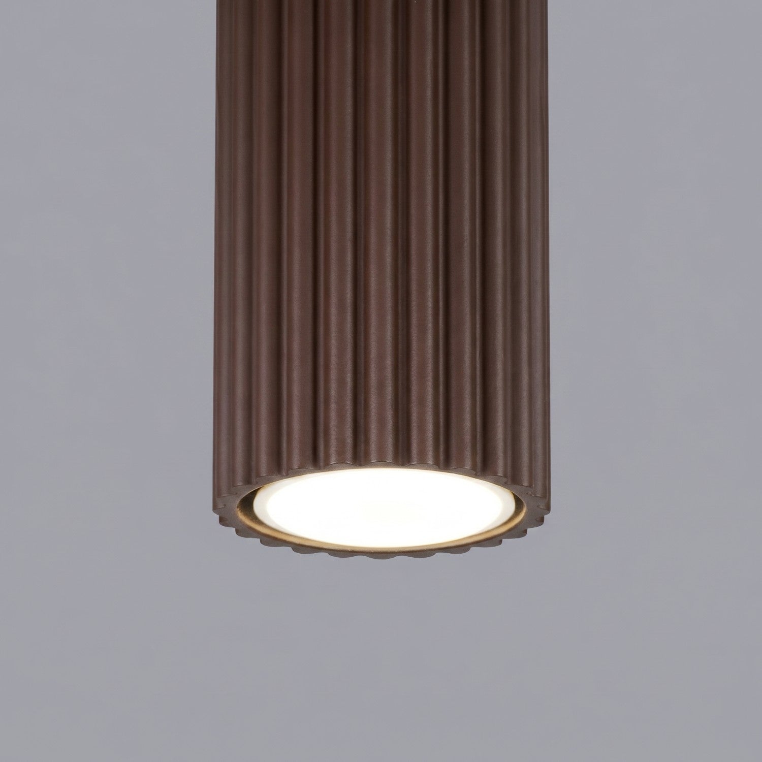 Plafonnier Karbon 10 aluminium brun GU10 détail des cannelures