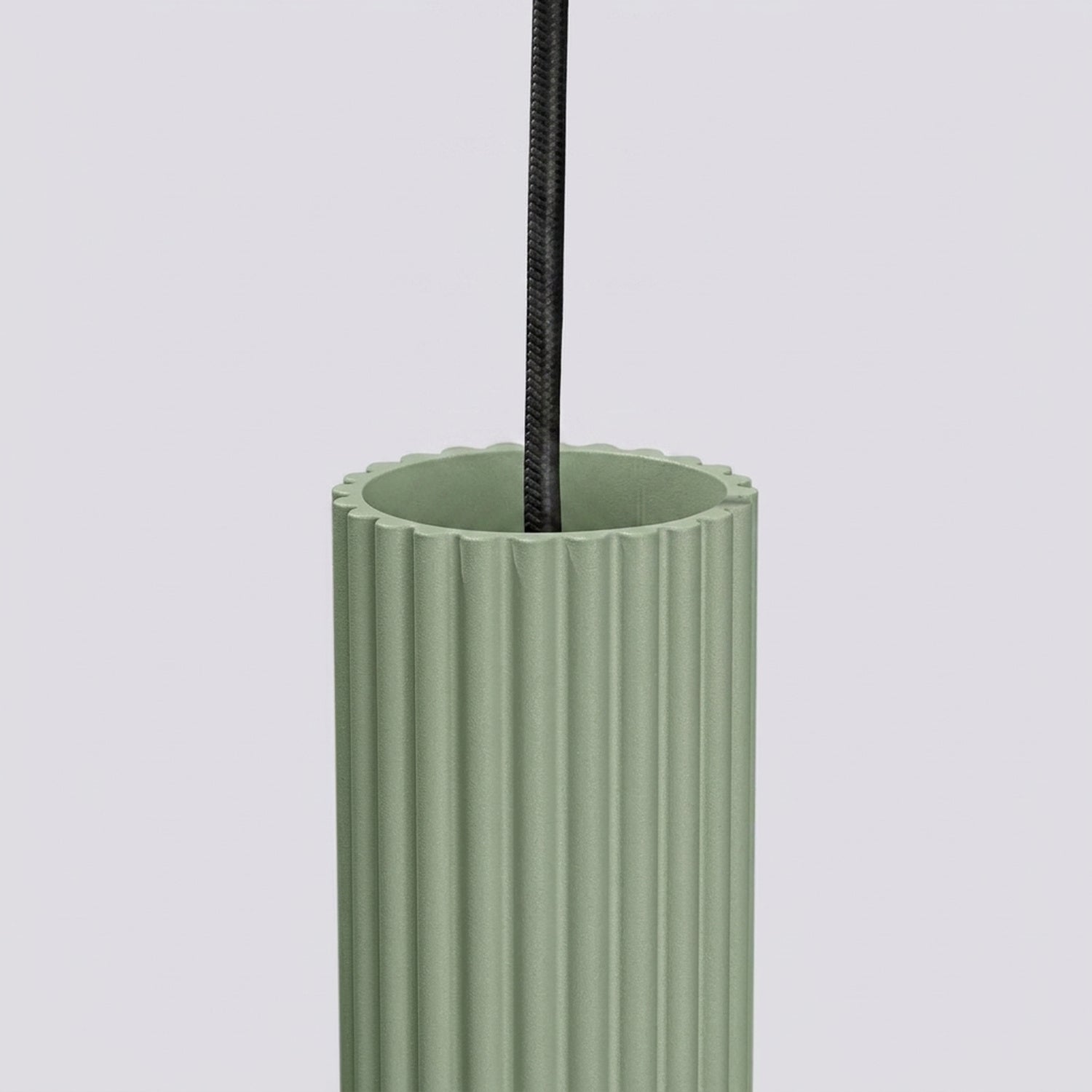 Suspension Karbon 1 lumière aluminium vert sauge GU10 vue rapprochée