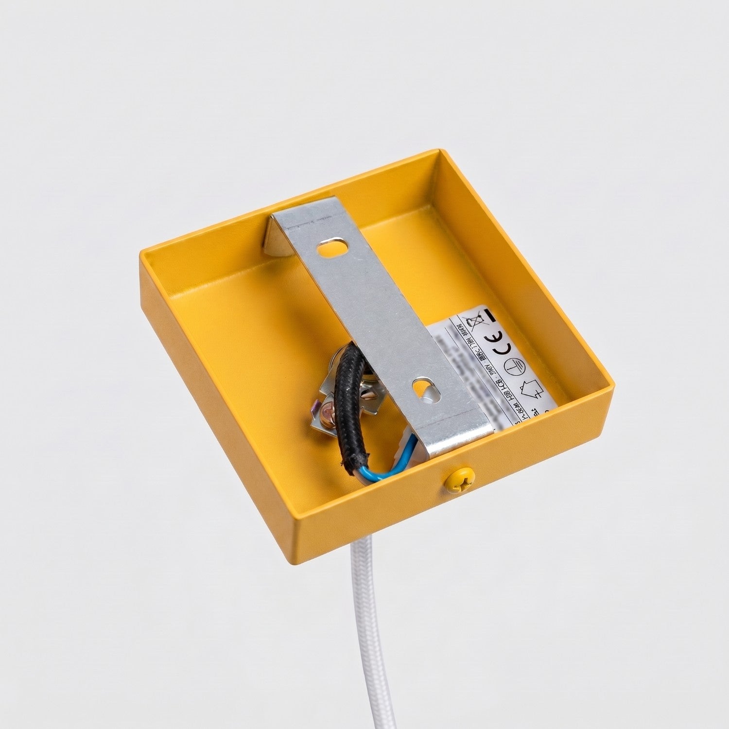 Suspension Karbon 1 lumière aluminium jaune GU10 détail des cannelures