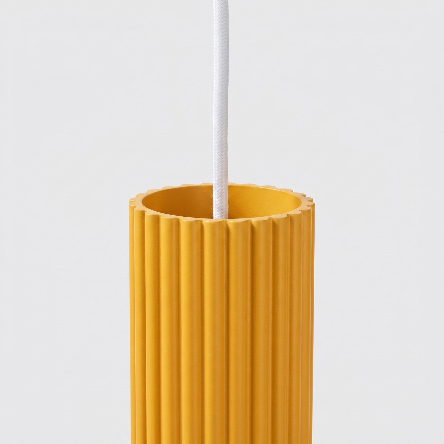 Suspension Karbon 1 lumière aluminium jaune GU10 ambiance