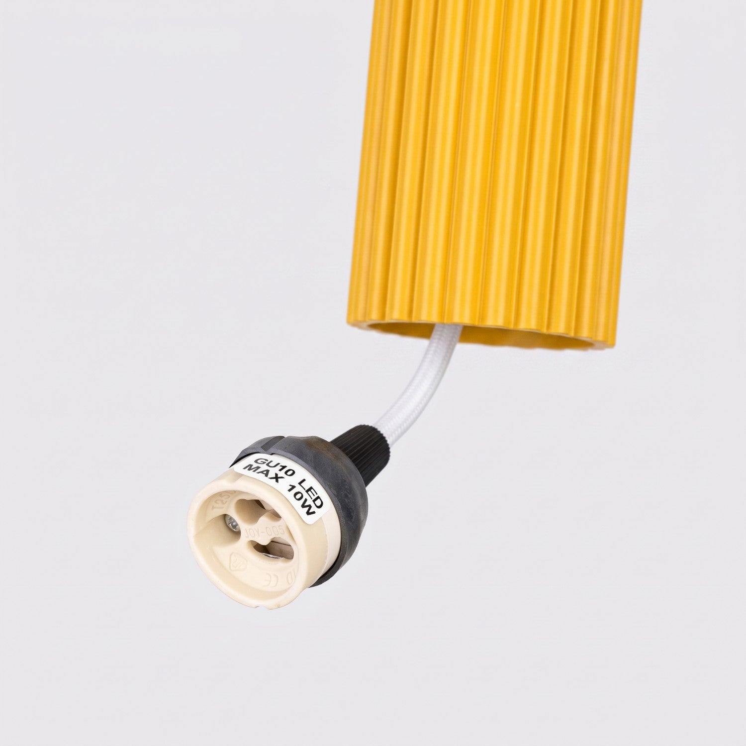 Suspension Karbon 1 lumière aluminium jaune GU10 en situation