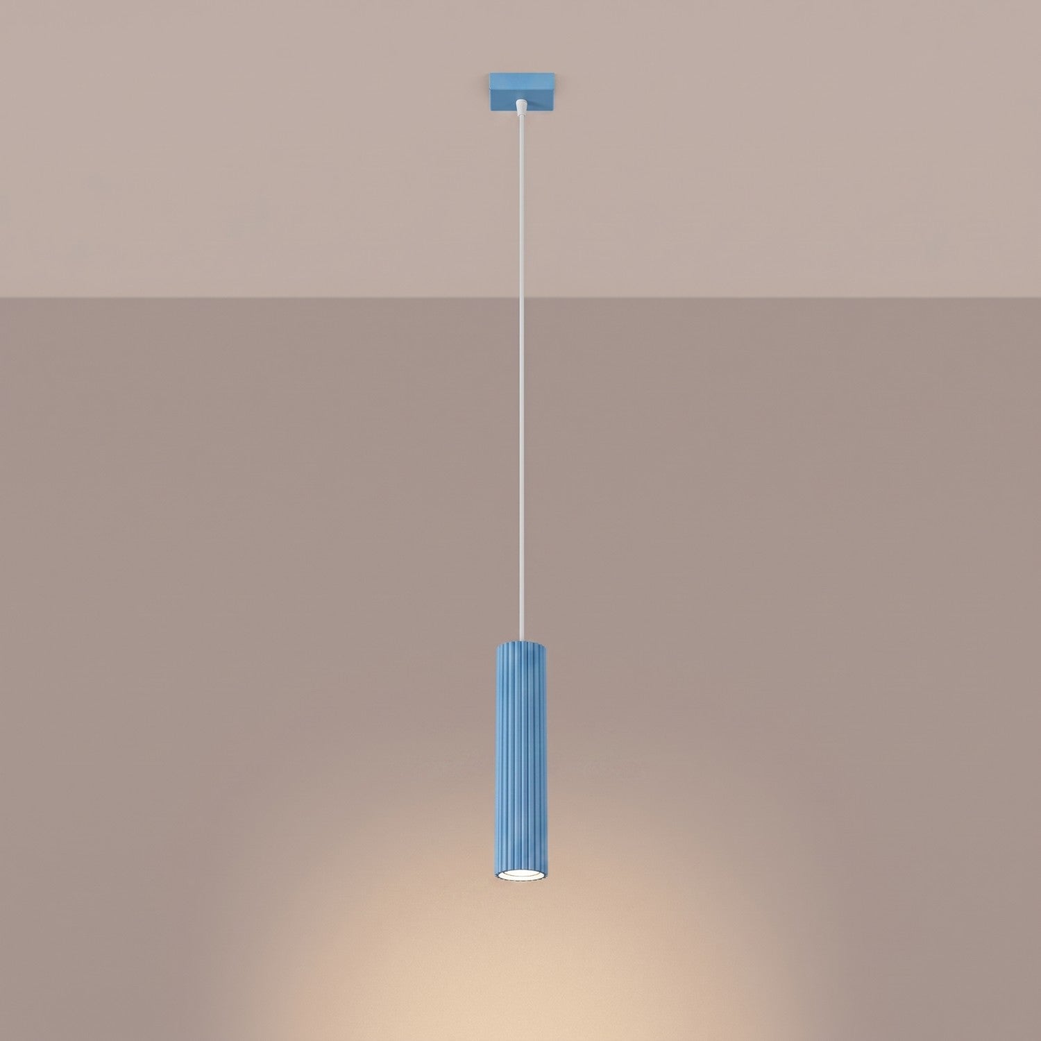 Suspension Karbon 1 lumière aluminium bleu clair GU10 vue de trois quarts