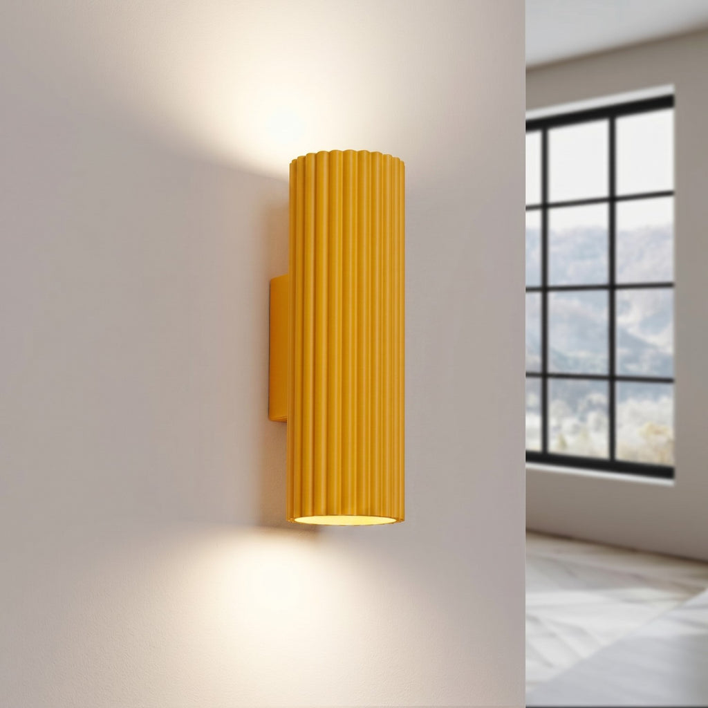 Applique murale Karbon 20 haut et bas aluminium jaune GU10 vue de trois quarts