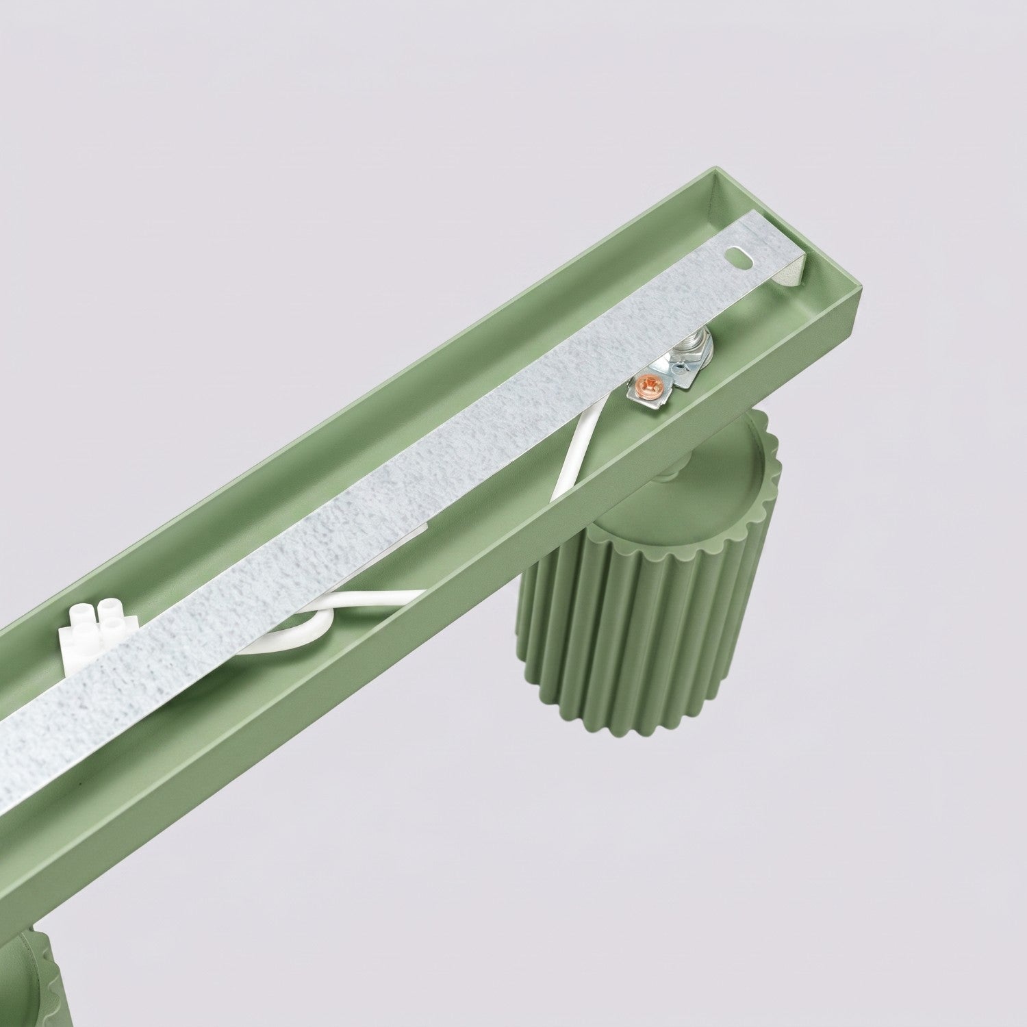 Plafonnier Karbon rampe 4 spots aluminium vert sauge GU10 ambiance