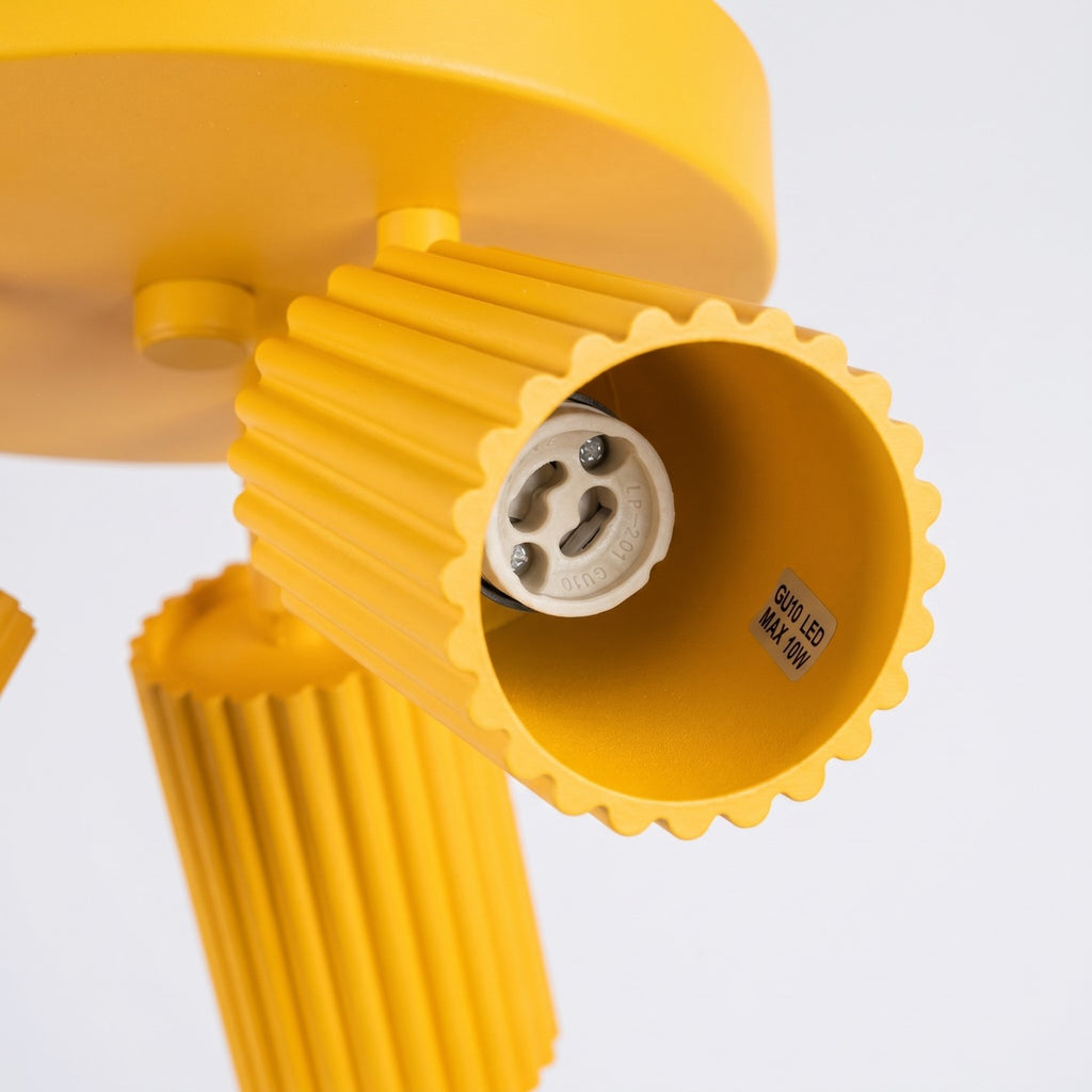 Plafonnier Karbon 3 spots rond aluminium jaune GU10 en situation