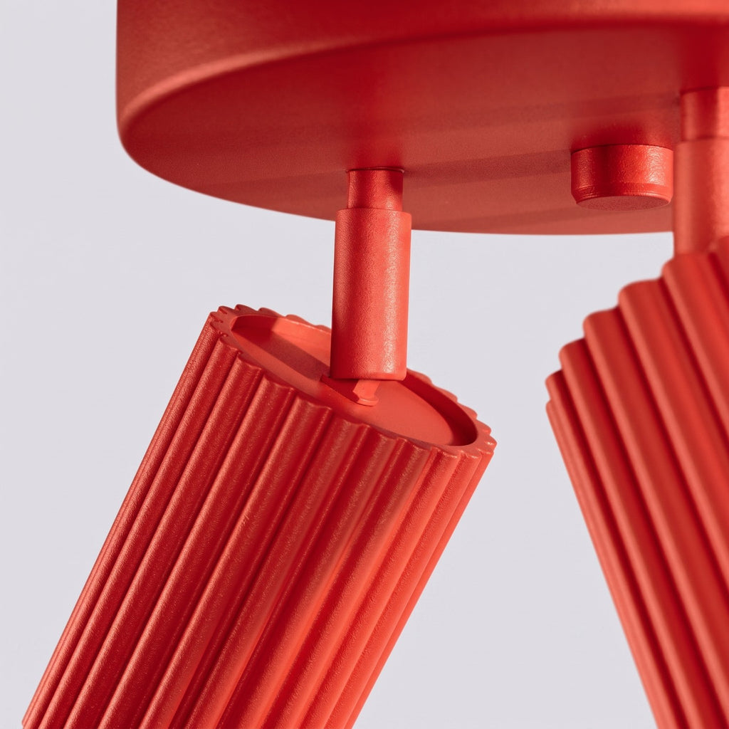 Plafonnier Karbon 3 spots rond aluminium rouge GU10 vue rapprochée