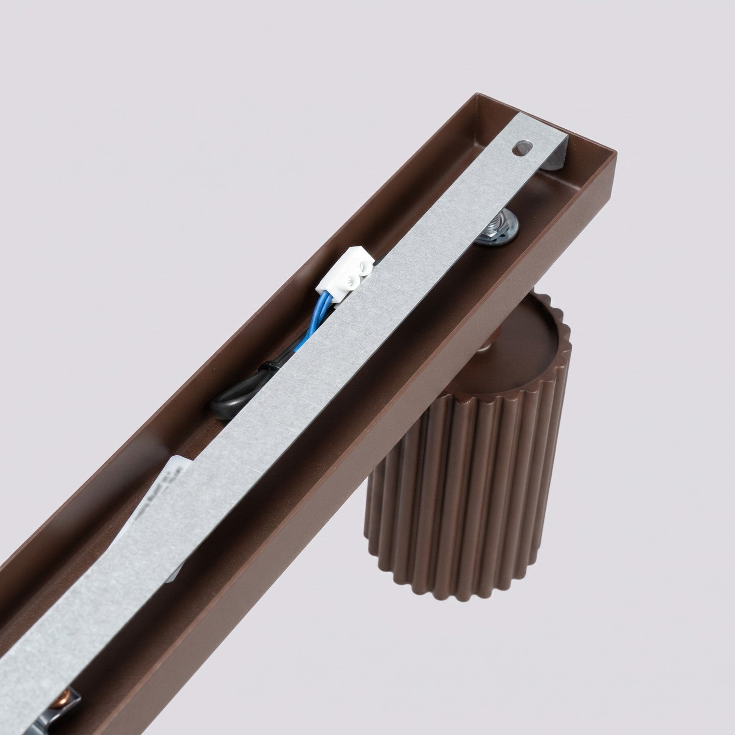 Plafonnier Karbon rampe 4 spots aluminium brun GU10 en situation