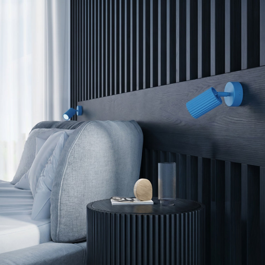 Applique murale Karbon à interrupteur aluminium bleu clair GU10 vue de dessous