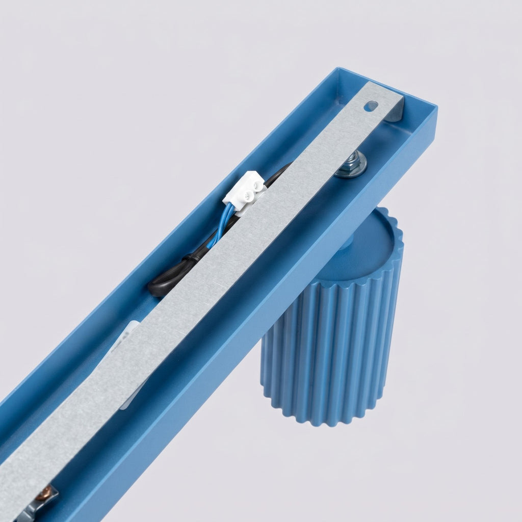 Plafonnier Karbon rampe 4 spots aluminium bleu clair GU10 en situation