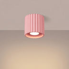 Plafonnier Aura 1 aluminium rose GU10 vue de trois quarts