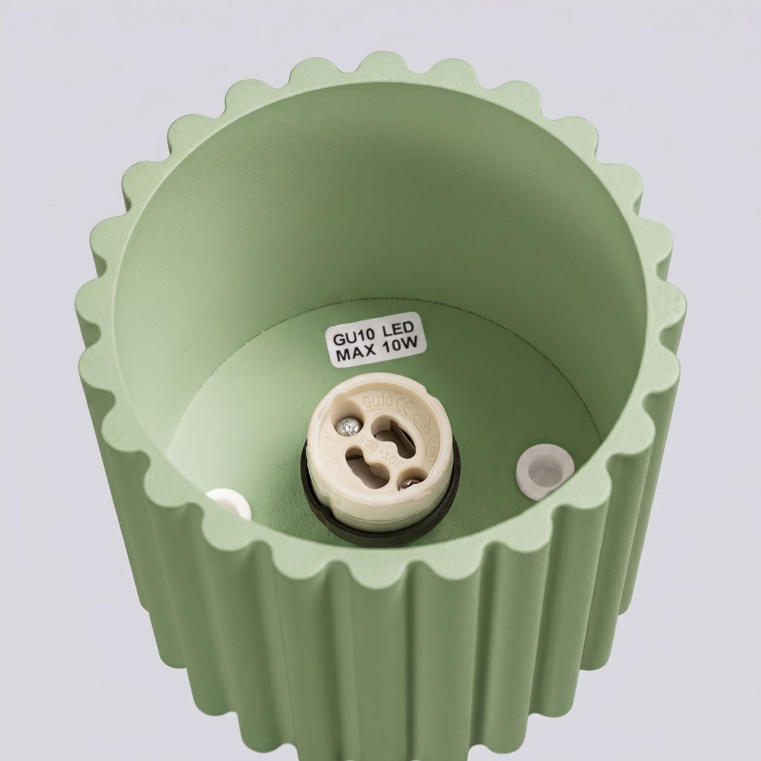 Plafonnier Aura 1 aluminium vert sauge GU10 détail des cannelures