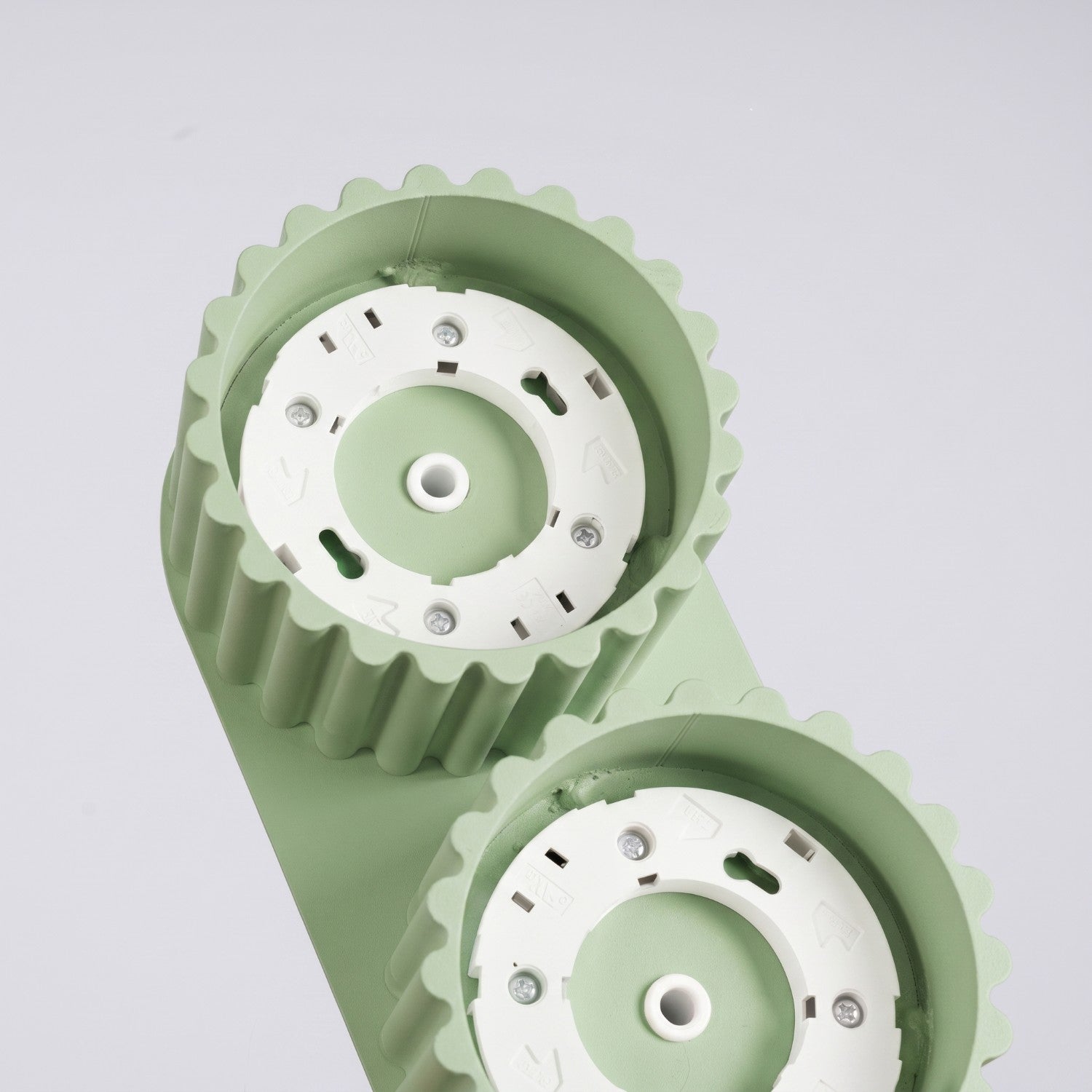 Plafonnier Aura 2 aluminium vert sauge GX53 détail des cannelures