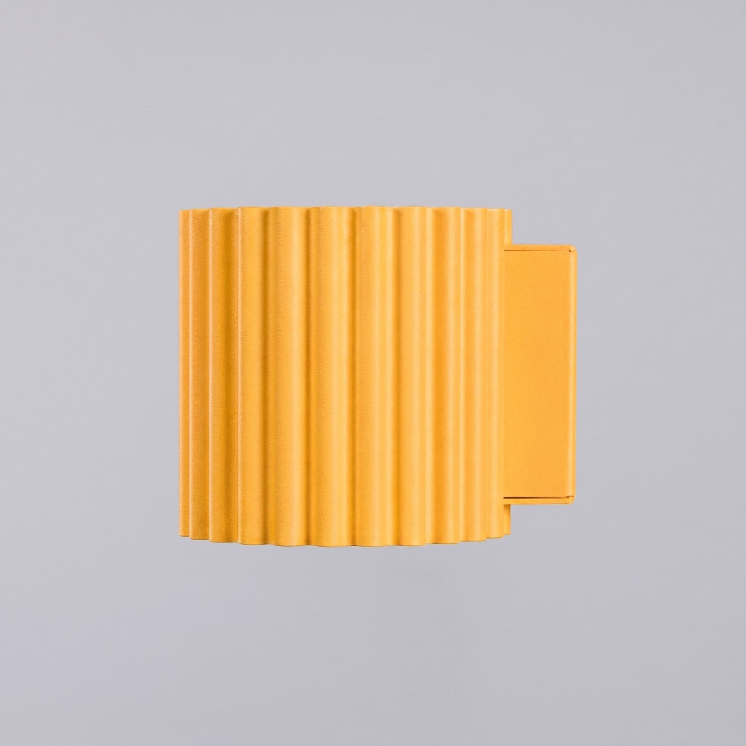Applique murale Aura aluminium jaune G9 détail des cannelures