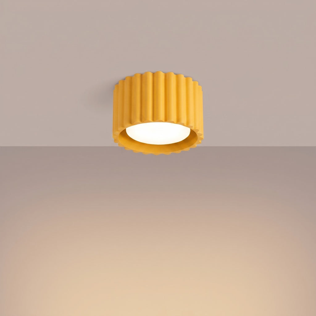 Plafonnier Aura 1 aluminium jaune GX53 vue de trois quarts