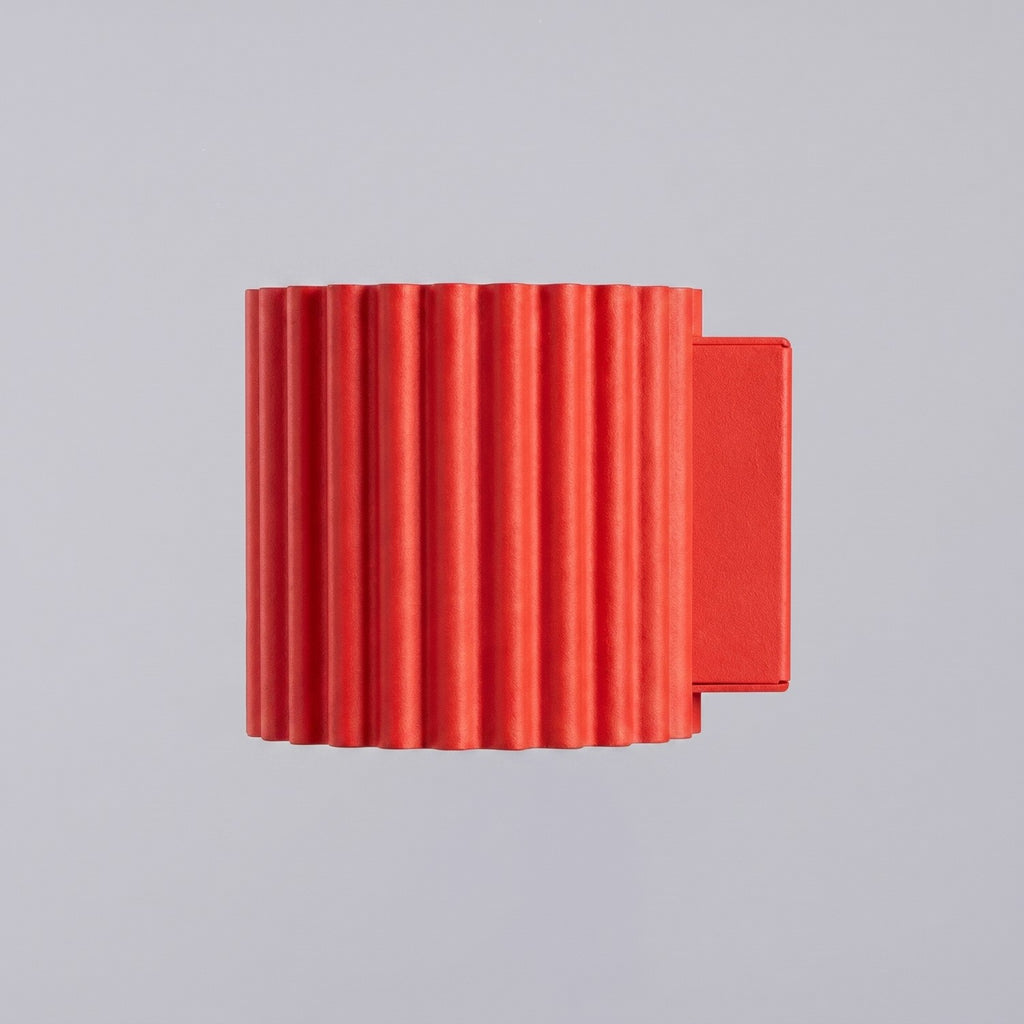 Applique murale Aura aluminium rouge G9 détail des cannelures
