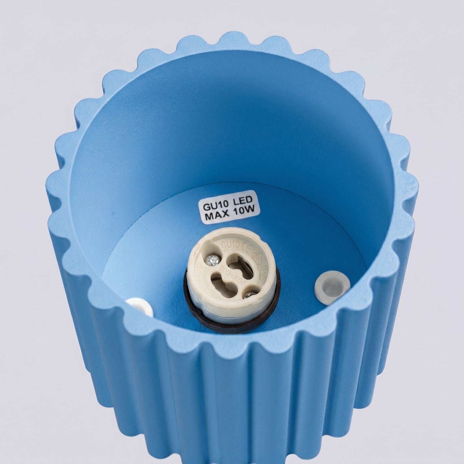 Plafonnier Aura 1 aluminium bleu clair GU10 détail des cannelures