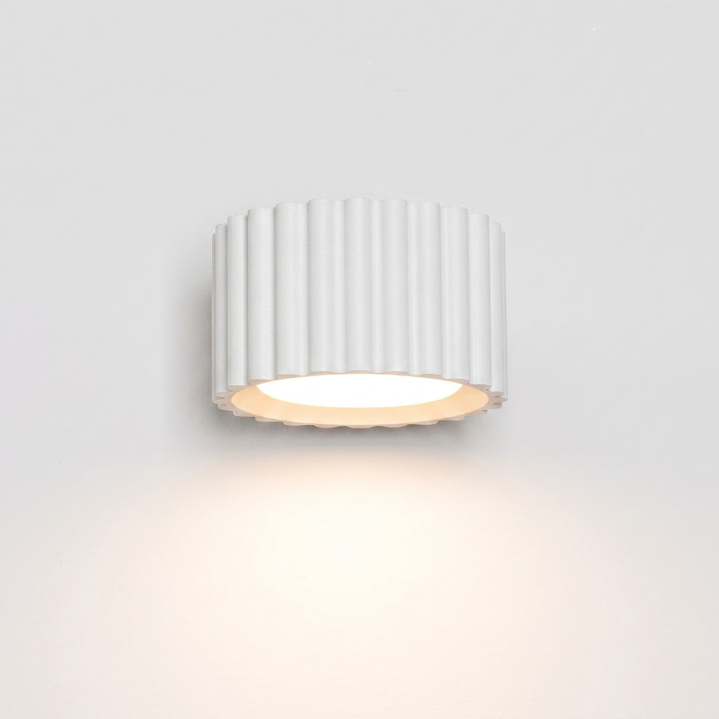 Applique murale Aura aluminium blanc GX53 en situation